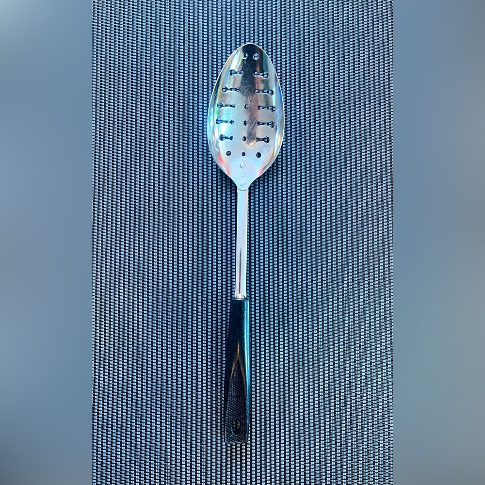 Vintage EKCO USA Metal Slotted Keyhole Serving Spoon 12" Black Corn Cob Handle